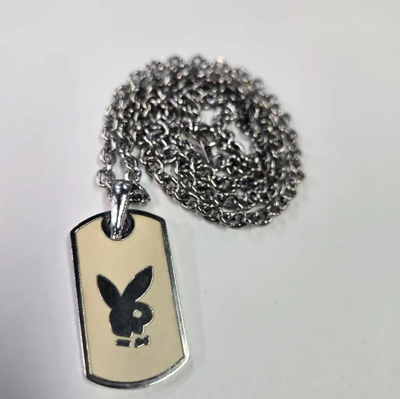 PLAYBOY NECKLACE - Picture 2 of 5